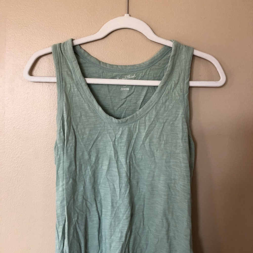 Universal Thread Tank